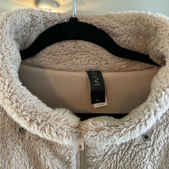 Savvi Lifestyle Co. Women’s Full Zip Amy Sherpa comes w/ Snap-On Hood XL Tan - Picture 3 of 4